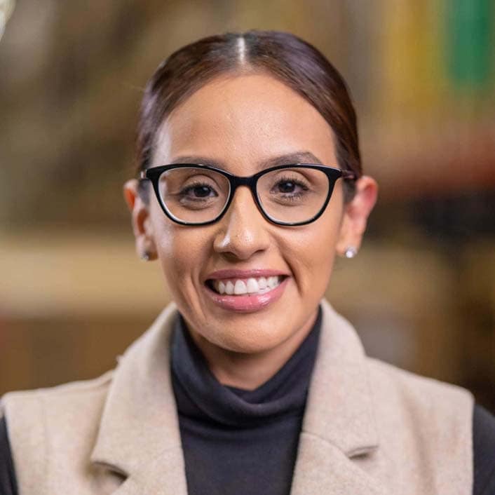 Alejandra-Contreras-Administrative